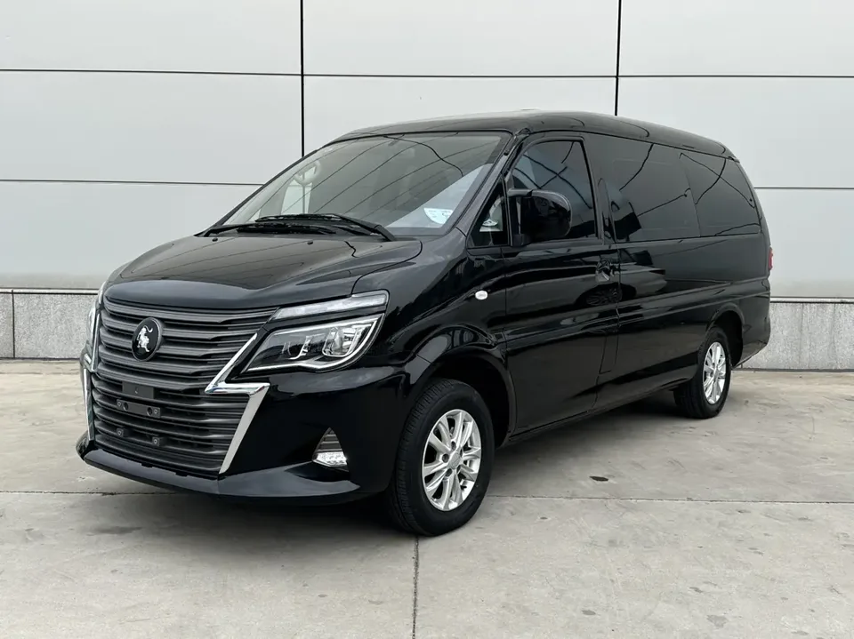 Forthing Lingzhi Lingzhi M5L 1.6L Basic Model 7 Seaters 2023 — photo 1, buy with delivery to Moscow