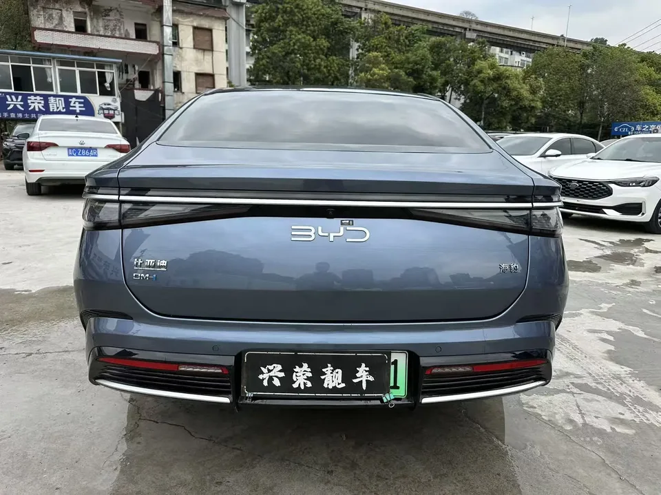 BYD Seal DM Seal DM Honor Edition DM-i 1.5L 121KM Premium Edition 2024 — thumbnail 2