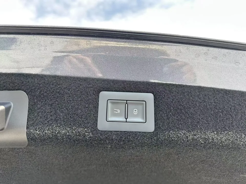 BYD Seal DM Seal DM Honor Edition DM-i 1.5L 121KM Premium Edition 2024 — thumbnail 3