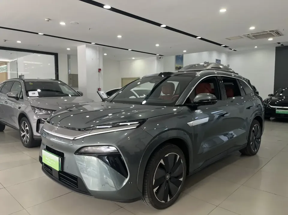 BYD Tang L DM Tang L DM DM-p 175KM 4WD Drone Player Edition 2025 — photo 1, buy with delivery to Moscow