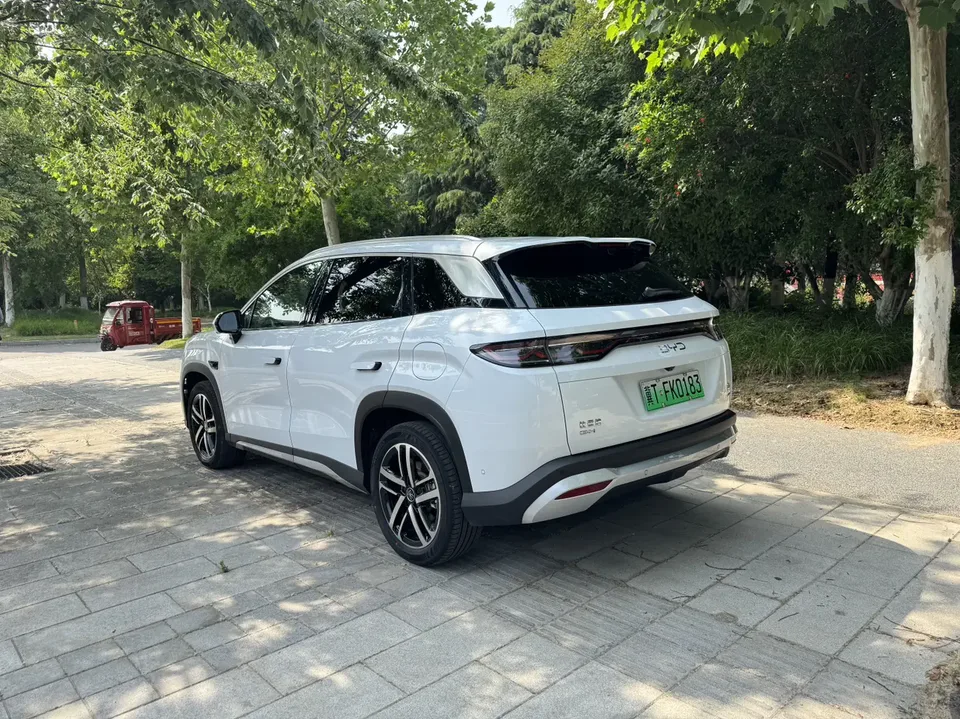 BYD Song L DM Intelligent Driving Edition DM-i 112KM Leading Edition 2025 — миниатюра 2