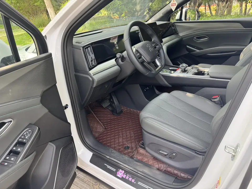 BYD Song L DM Intelligent Driving Edition DM-i 112KM Leading Edition 2025 — миниатюра 5