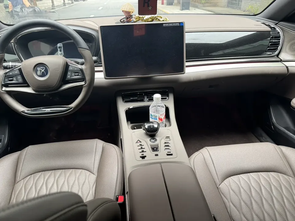 BYD Han EV Honor Edition 506KM Premium Model 2024 — миниатюра 3