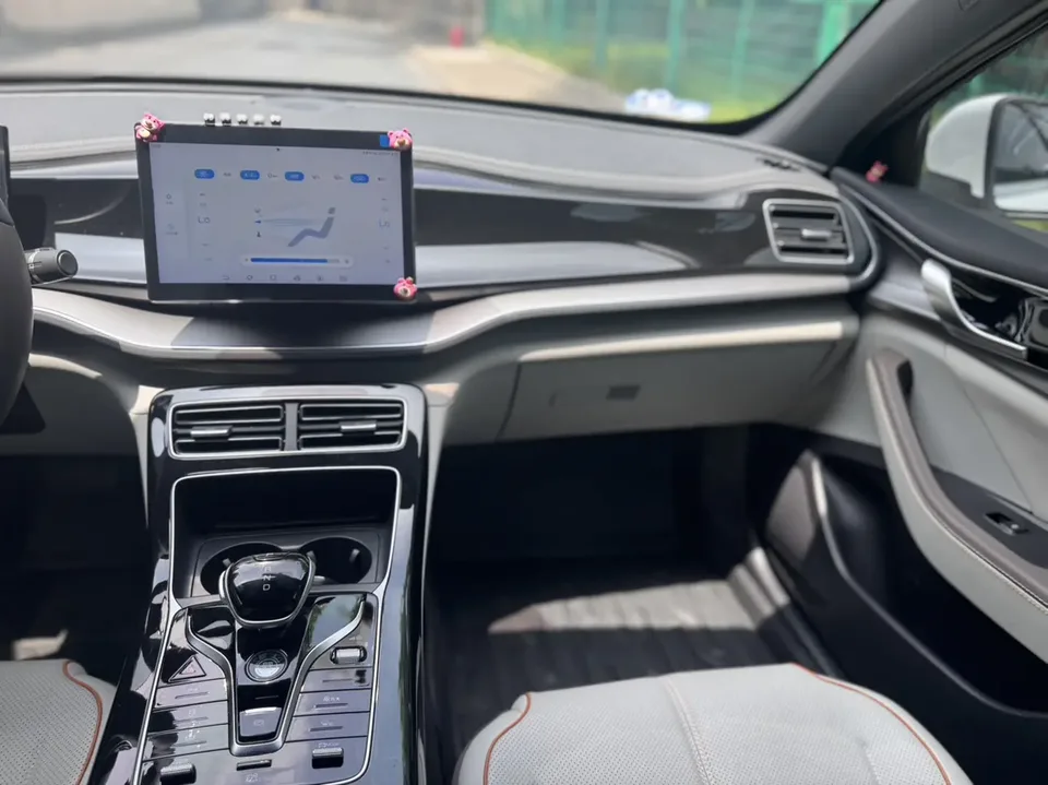 BYD Qin PLUS EV Qin PLUS EV Champion Edition 420KM Exceeding Type 2023 — thumbnail 3