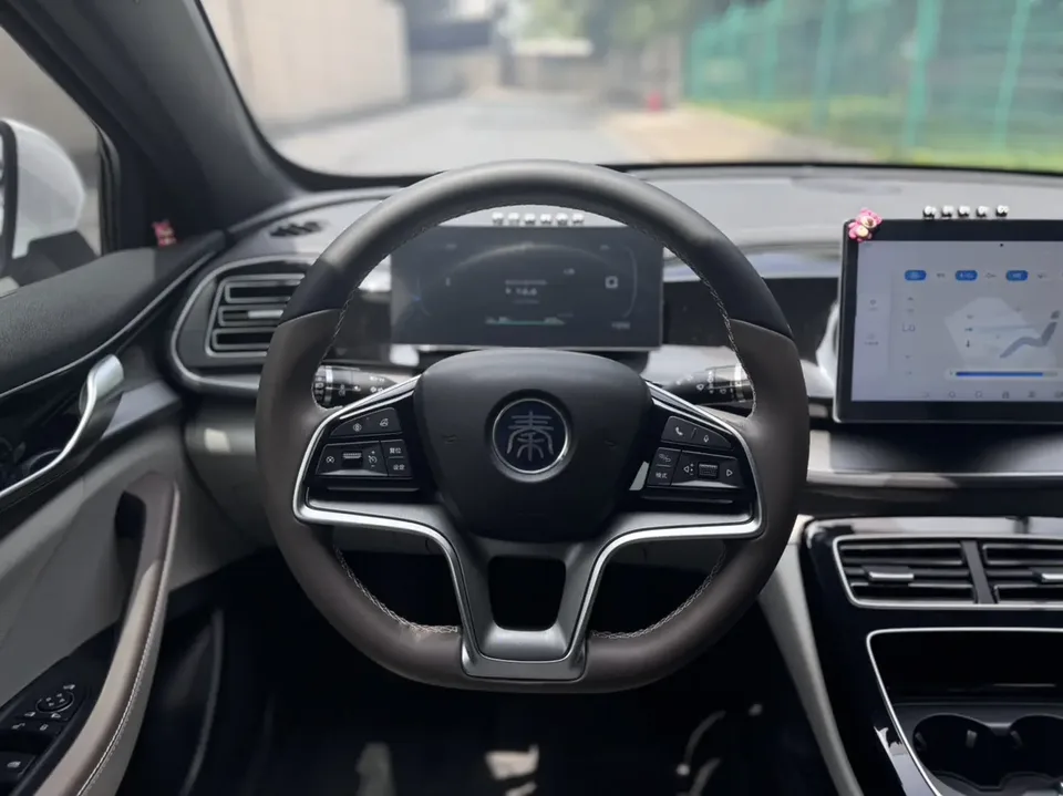 BYD Qin PLUS EV Qin PLUS EV Champion Edition 420KM Exceeding Type 2023 — thumbnail 4