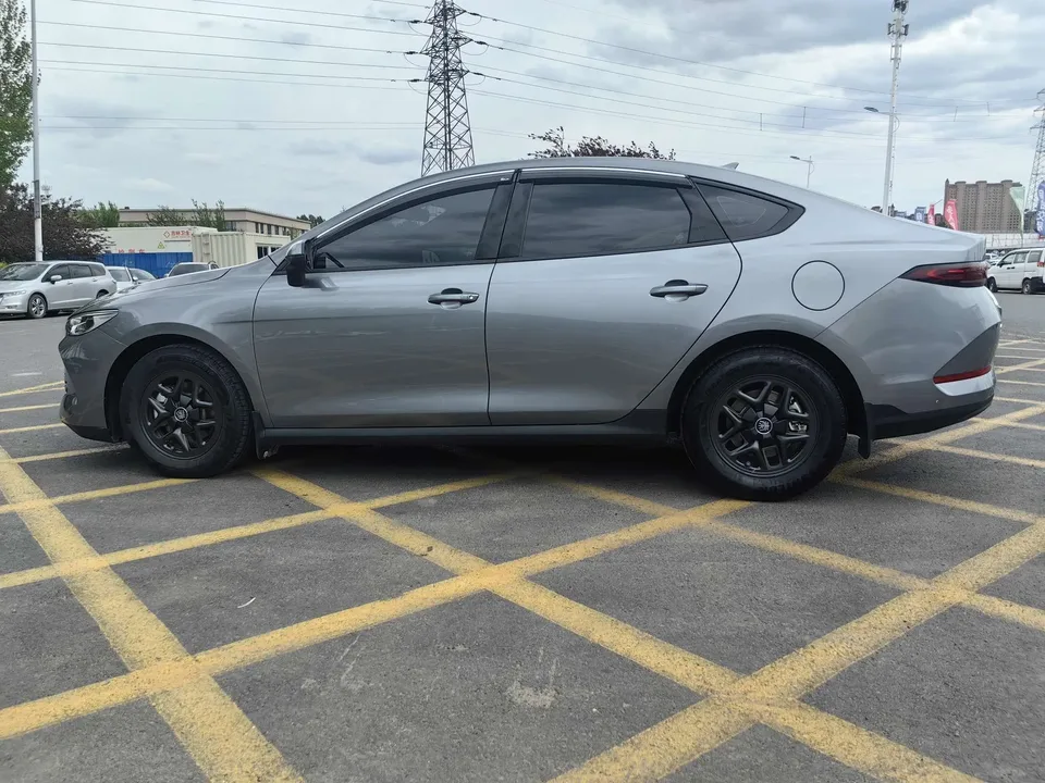 BYD Qin PLUS DM Qin PLUS DM DM-i 55KM Intelligent Driving Edition Leading Edition 2025 — thumbnail 4