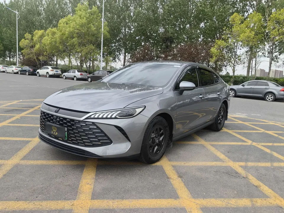 BYD Qin PLUS DM Qin PLUS DM DM-i 55KM Intelligent Driving Edition Leading Edition 2025 — photo 1, buy with delivery to Moscow