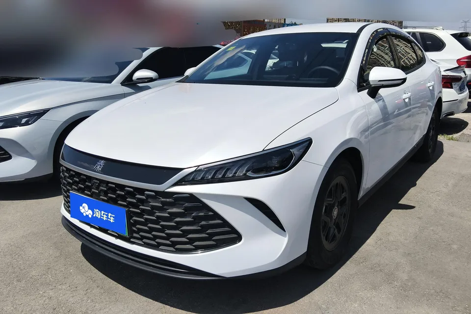 BYD Qin PLUS DM Qin PLUS DM DM-i 55KM Intelligent Driving Edition Leading Edition 2025 — photo 1, buy with delivery to Moscow