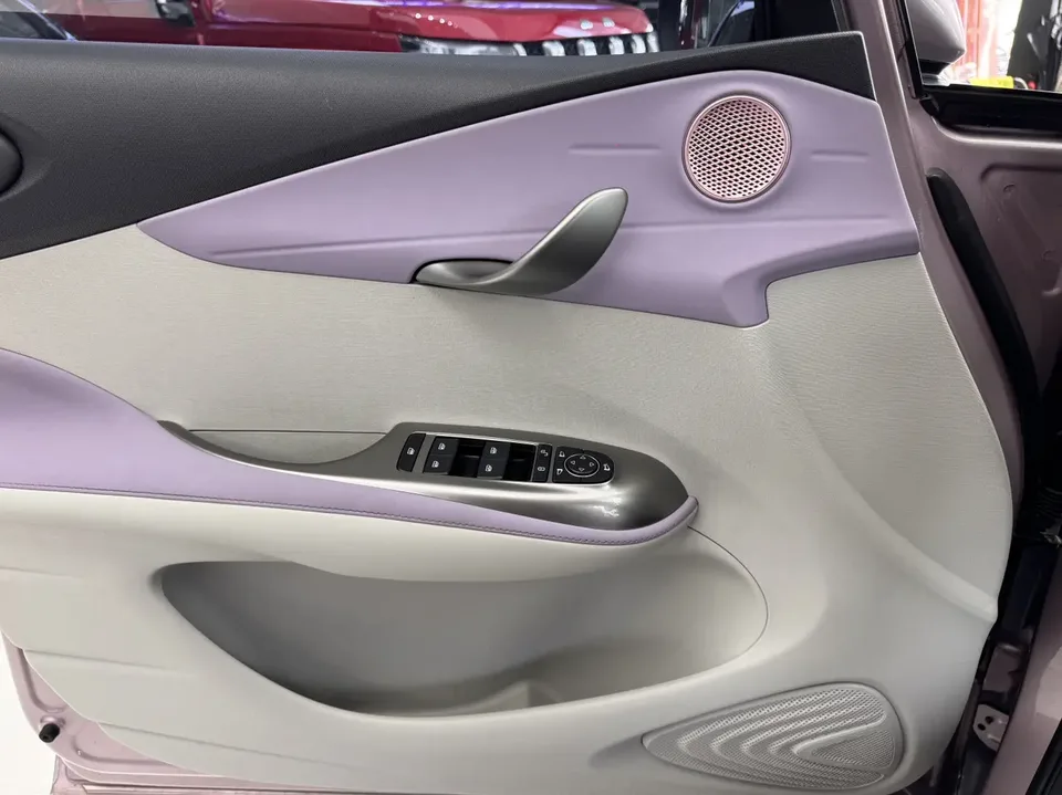 BYD Dolphin Dolphin Honor Edition 420km Fashion Edition 2024 — thumbnail 4