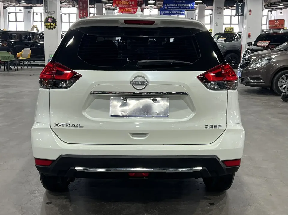 Nissan X-Trail Qijun Honor 2.0L 2WD Leading Edition 2025 — thumbnail 2