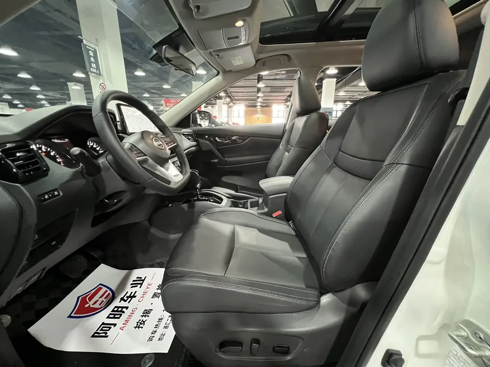 Nissan X-Trail Qijun Honor 2.0L 2WD Leading Edition 2025 — thumbnail 5