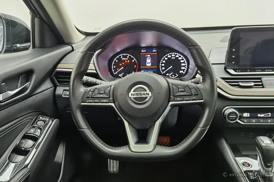 Nissan Altima Teana 2021 2.0L XL Comfort Edition 2023 — миниатюра 3