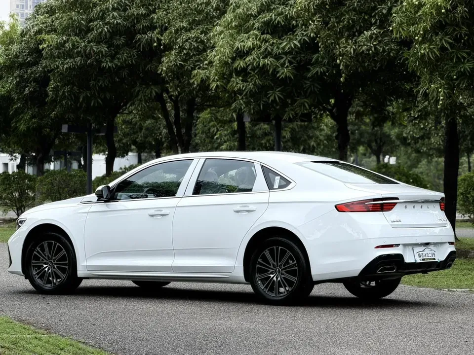 Geely Preface Xing Rui 1.5T Dongfang Yao Fuyao Edition 2026 — thumbnail 2