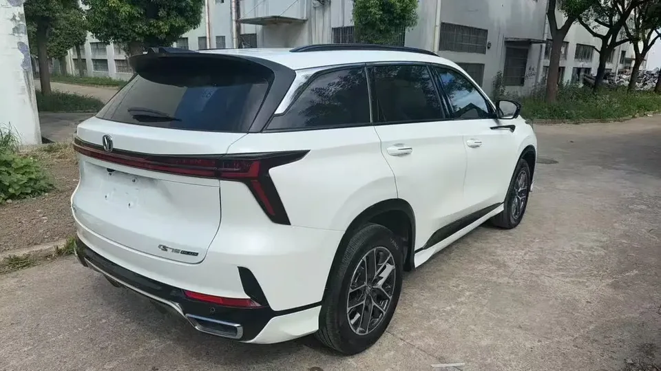 Changan CS75PLUS Changan CS75 PLUS 2024 The third generation champion version 1.5T automatic intelligent driving strong navigation 2024 — thumbnail 4