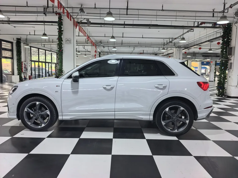 Audi Q3 Q3 Audi Q3 2023 35 TFSI Fashionable and Dynamic 2023 — thumbnail 4