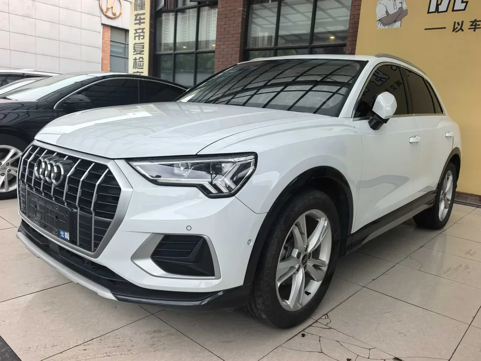 Audi Q3 Audi Q3 35 TFSI Stylish and Elegant 2022 — photo 1, buy with delivery to Moscow