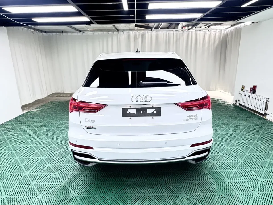 Audi Q3 Audi Q3 2023 35 TFSI aggressive and dynamic model 2023 — миниатюра 2