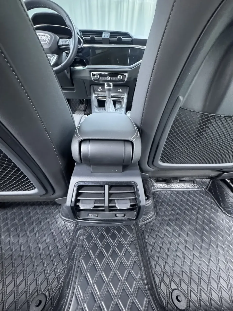 Audi Q3 Audi Q3 2023 35 TFSI aggressive and dynamic model 2023 — миниатюра 4