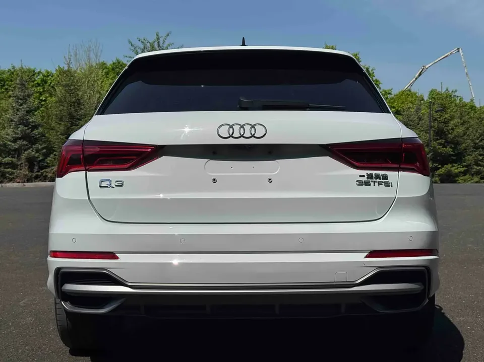 Audi Q3 Audi Q3 35 TFSI Stylish Dynamic 2022 — миниатюра 2