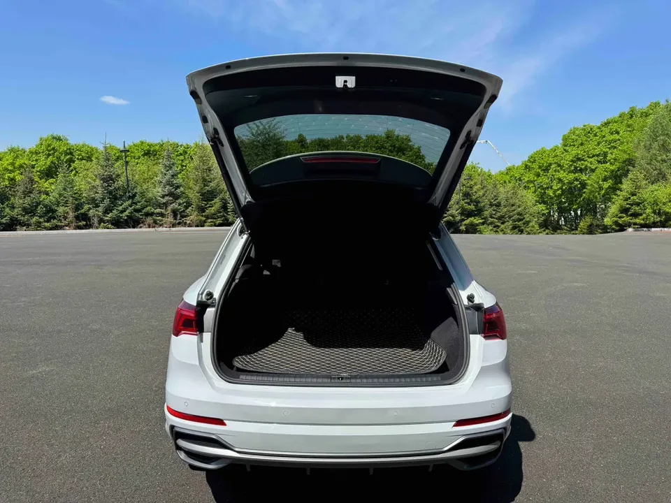 Audi Q3 Audi Q3 35 TFSI Stylish Dynamic 2022 — миниатюра 4