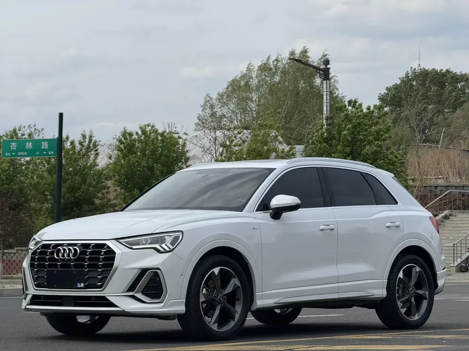 Audi Q3 Audi Q3 35 TFSI Stylish Dynamic 2022 — photo 1, buy with delivery to Moscow