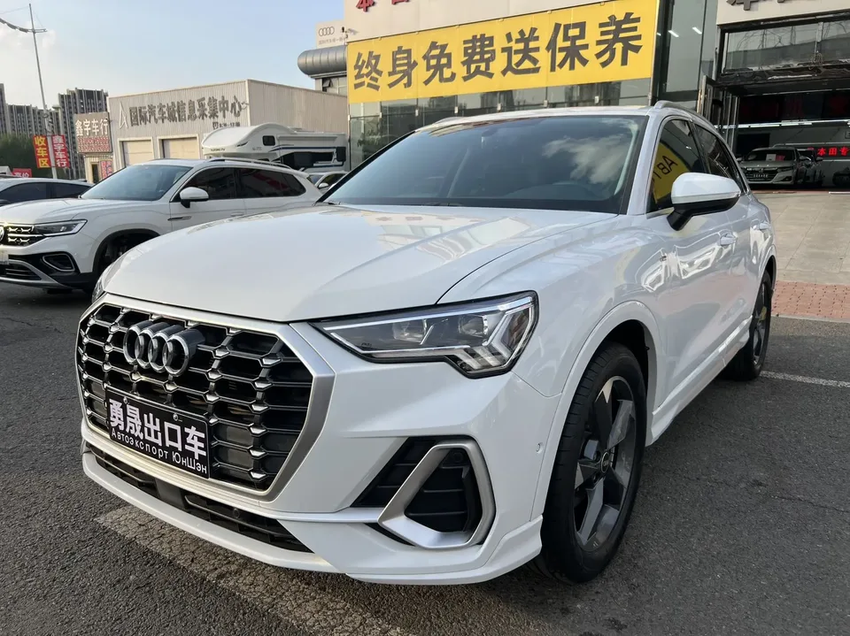 Audi Q3 Audi Q3 35 TFSI Stylish Dynamic 2022 — photo 1, buy with delivery to Moscow