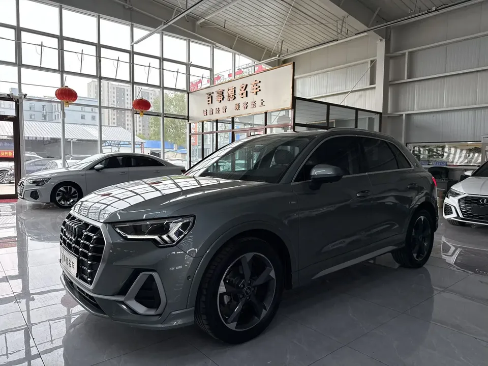 Audi Q3 Q3 Audi Q3 2022 35 TFSI Fashionable and Dynamic 2022 — photo 1, buy with delivery to Moscow