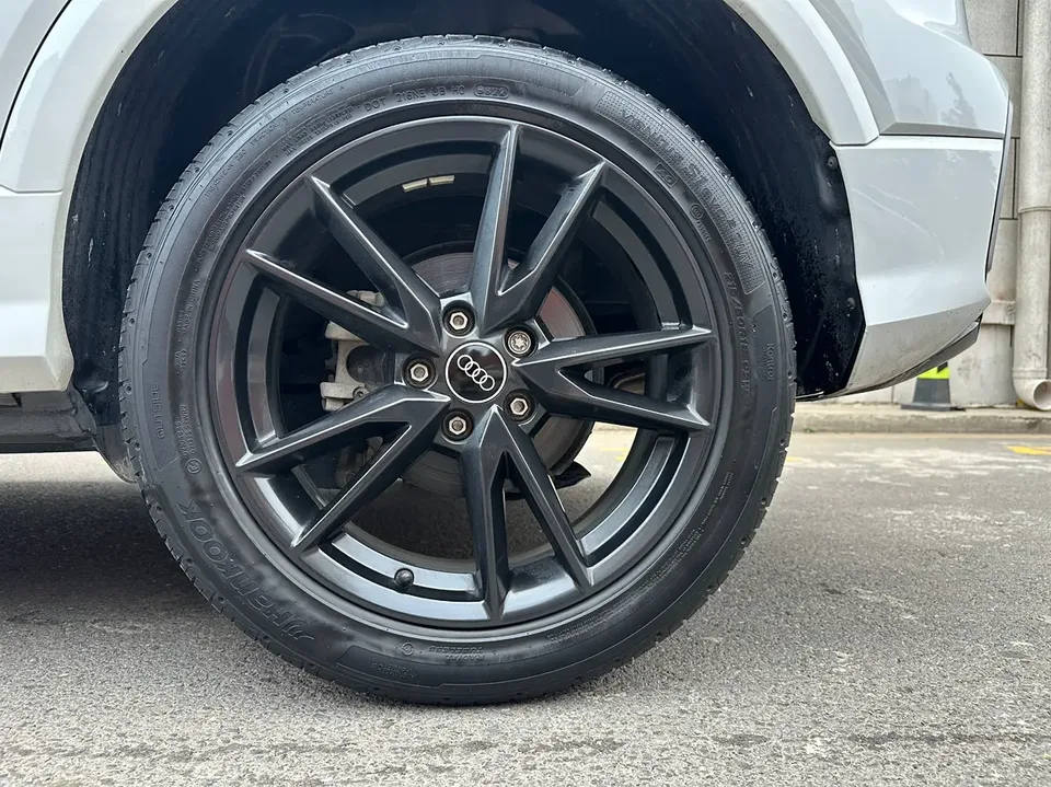 Audi Q2L Audi Q2L 2022 35 TFSI aggressive and dynamic model 2023 — миниатюра 2