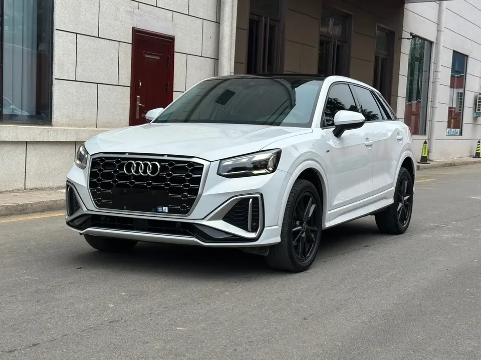 Audi Q2L Audi Q2L 2022 35 TFSI aggressive and dynamic model 2023 — фото 1, купить с доставкой в Москву