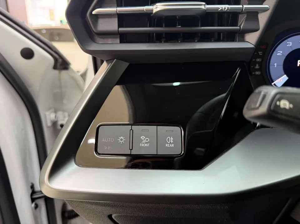 Audi A3 facelift A3L Limousine 35 TFSI stylish and sporty 2023 — миниатюра 4