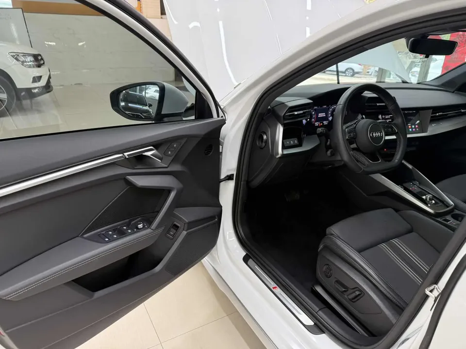 Audi A3 facelift A3L Limousine 35 TFSI stylish and sporty 2023 — миниатюра 5