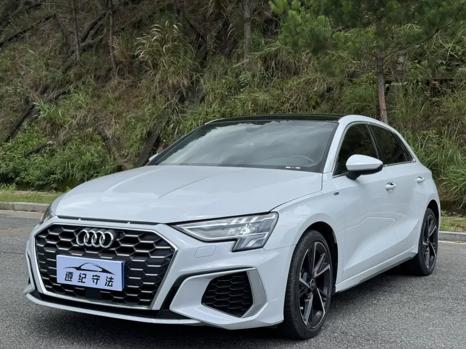 Audi A3 Sportback 35 TFSI stylish and sporty 2022 — фото 1, купить с доставкой в Москву