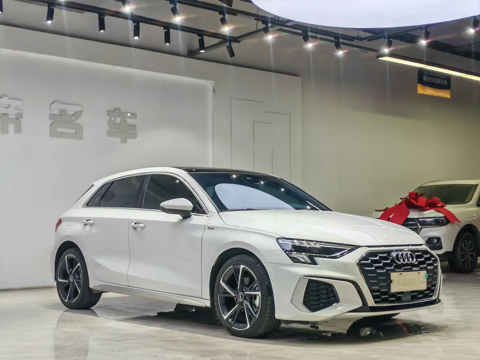 Audi A3 A3 facelift Sportback 35 TFSI stylish and sporty 2023 — thumbnail 3