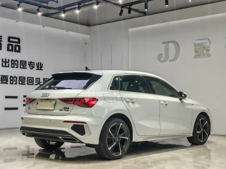 Audi A3 A3 facelift Sportback 35 TFSI stylish and sporty 2023 — thumbnail 5