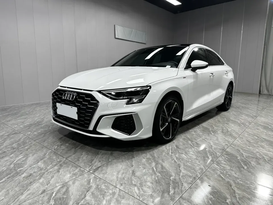 Audi A3 A3L Limousine 35 TFSI Fashion Sports 2022 — фото 1, купить с доставкой в Москву