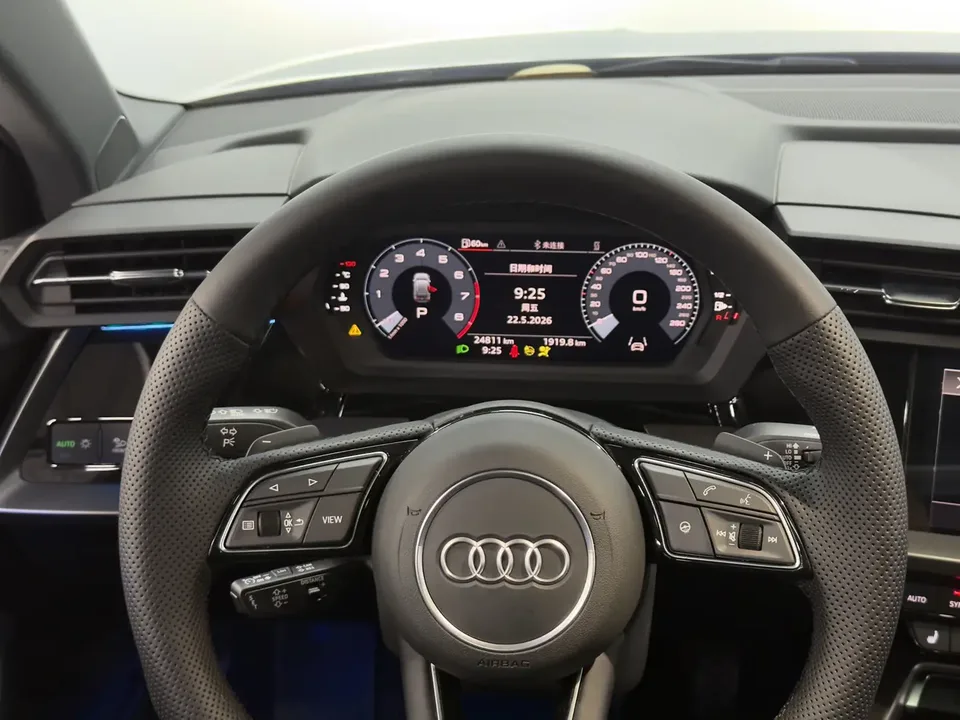 Audi A3 facelift Sportback 35 TFSI stylish and sporty 2023 — миниатюра 5