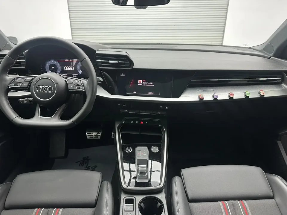Audi A3 Sportback 35 TFSI stylish and sporty 2022 — миниатюра 4