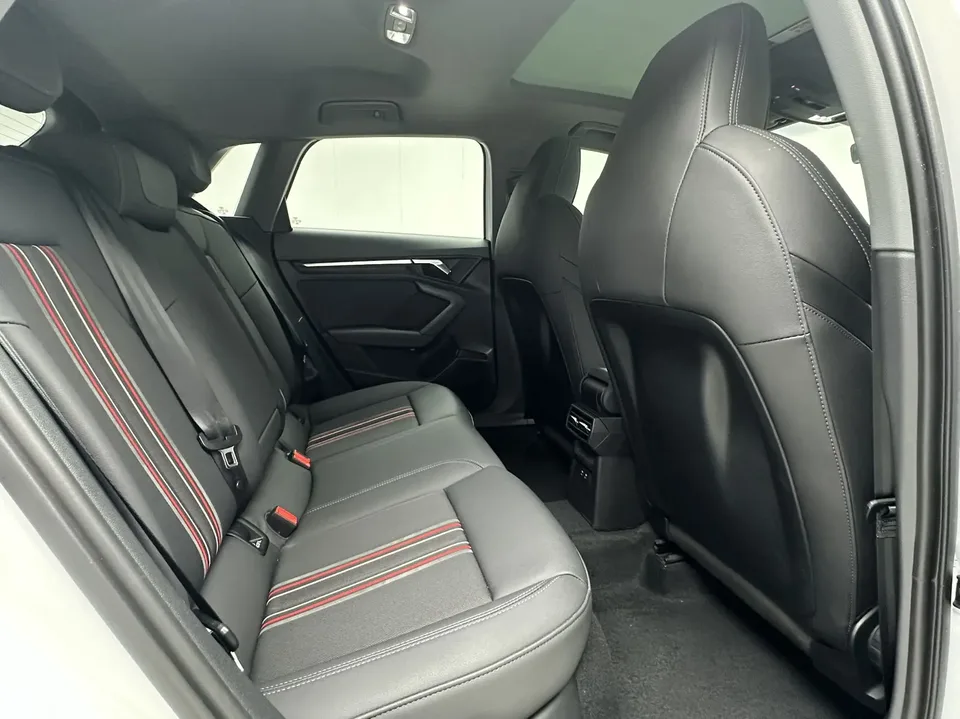 Audi A3 Sportback 35 TFSI stylish and sporty 2022 — миниатюра 5