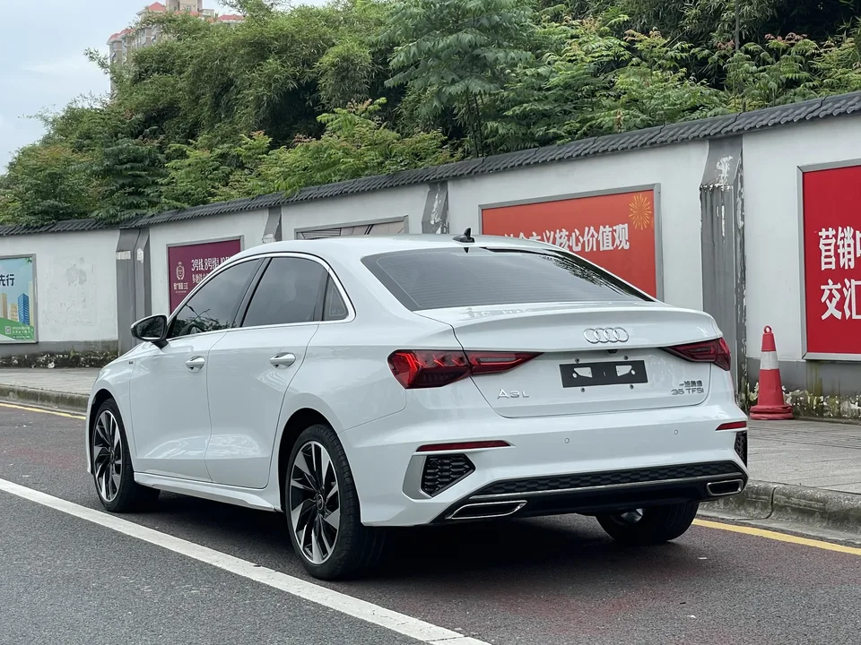 Audi A3 A3L Limousine 35 TFSI Fashion Sports 2023 — миниатюра 2