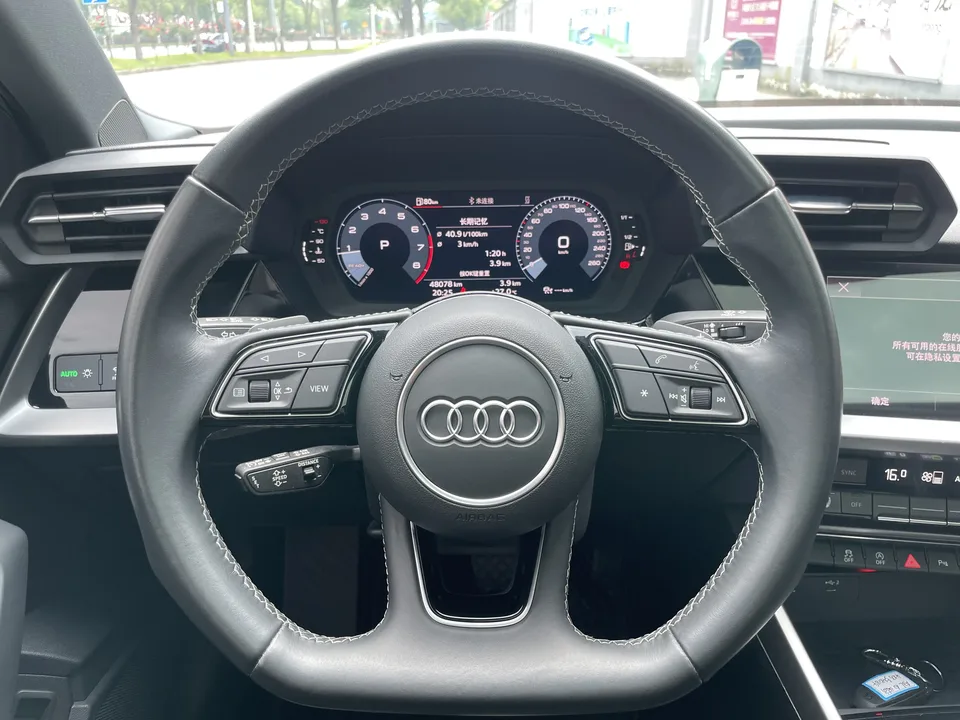 Audi A3 A3L Limousine 35 TFSI Fashion Sports 2023 — миниатюра 4