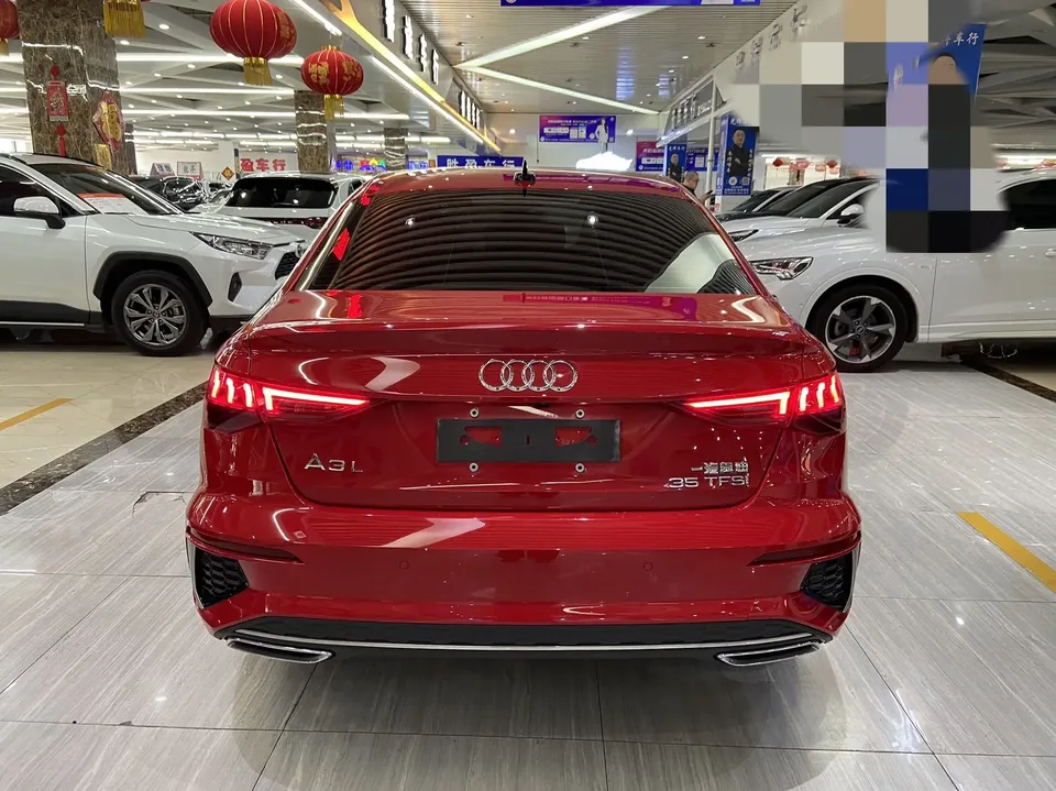 Audi A3 A3L Limousine 35 TFSI Fashion Sports 2022 — миниатюра 2