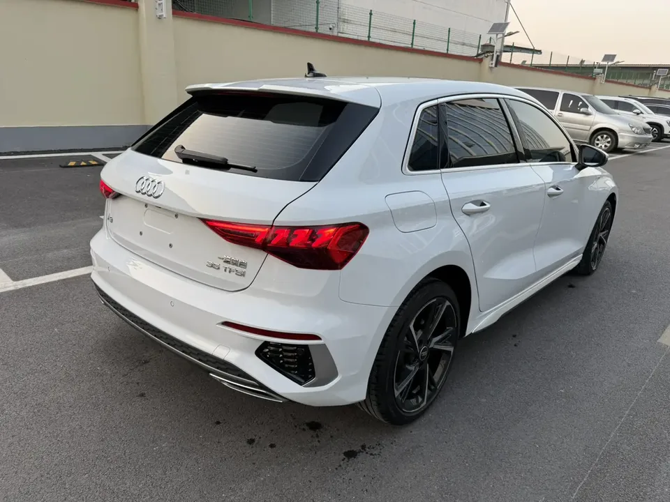 Audi A3 Audi A3 2024 Sportback 35 TFSI stylish and sporty 2024 — миниатюра 2