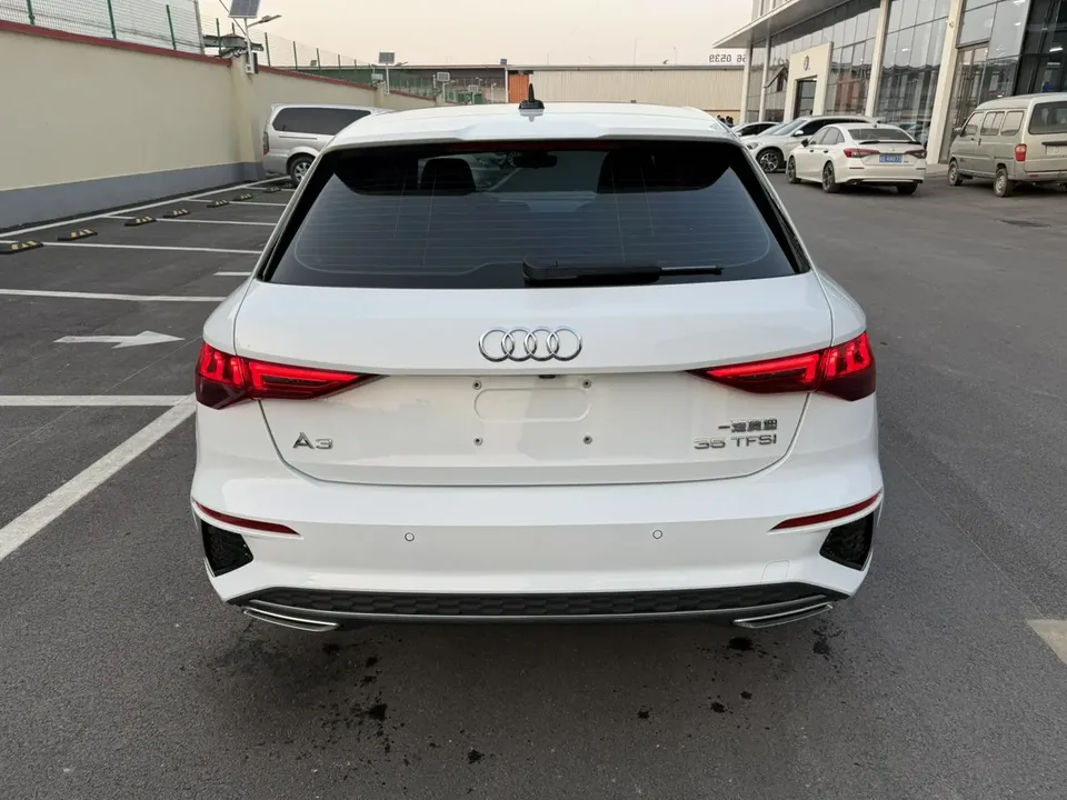 Audi A3 Audi A3 2024 Sportback 35 TFSI stylish and sporty 2024 — миниатюра 4