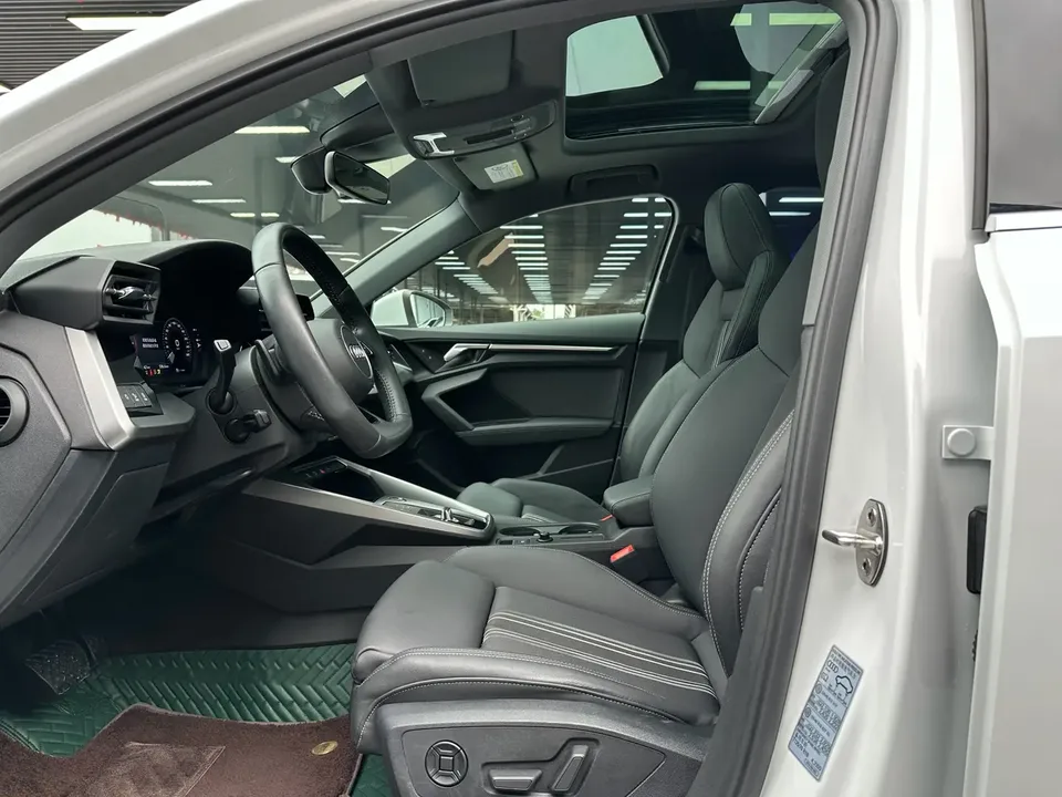 Audi A3 A3L Limousine 35 TFSI Fashion Sports 2022 — миниатюра 4