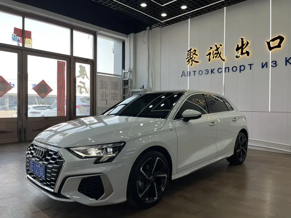 Audi A3 Sportback 35 TFSI stylish and sporty 2022 — фото 1, купить с доставкой в Москву