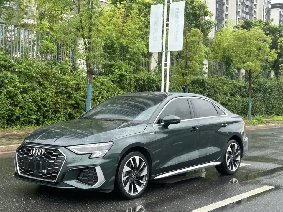 Audi A3 A3L Limousine 35 TFSI Fashion Sports 2023 — фото 1, купить с доставкой в Москву