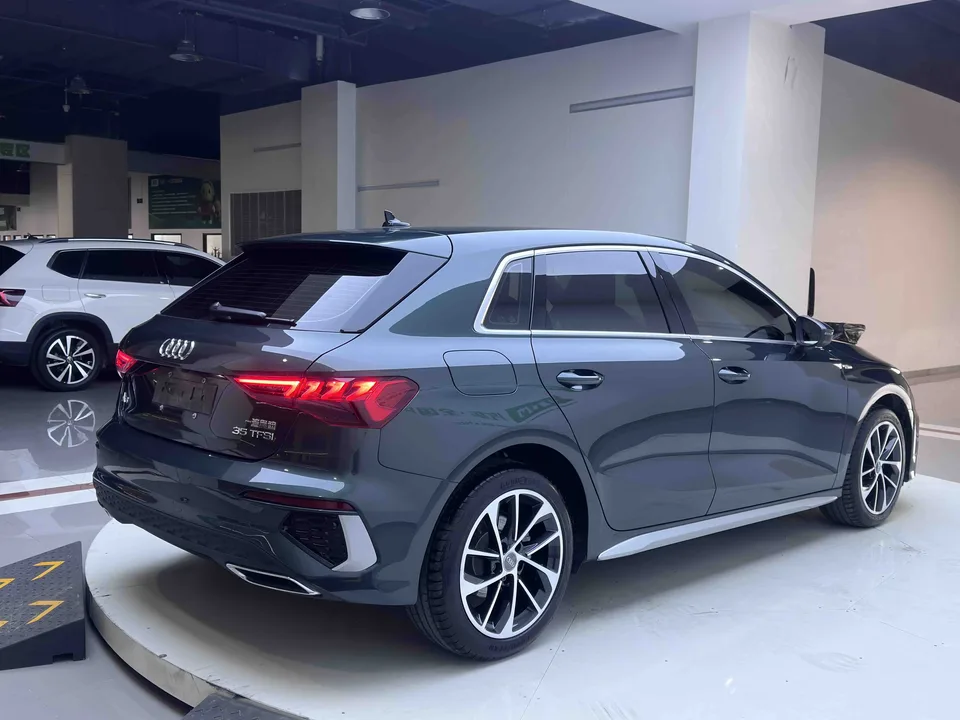 Audi A3 Sportback 35 TFSI Aggressive Sports Edition 2022 — миниатюра 2