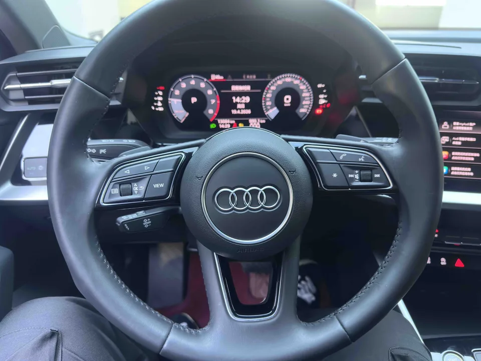 Audi A3 Sportback 35 TFSI Aggressive Sports Edition 2022 — миниатюра 4