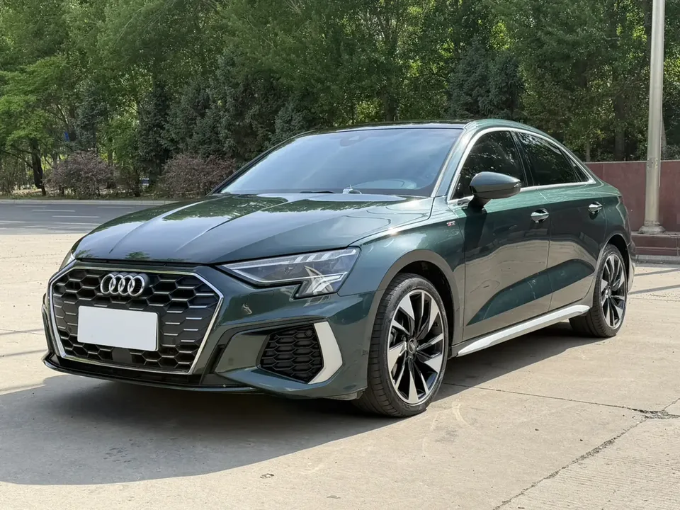 Audi A3 A3L Limousine 35 TFSI Fashion Sports 2022 — фото 1, купить с доставкой в Москву
