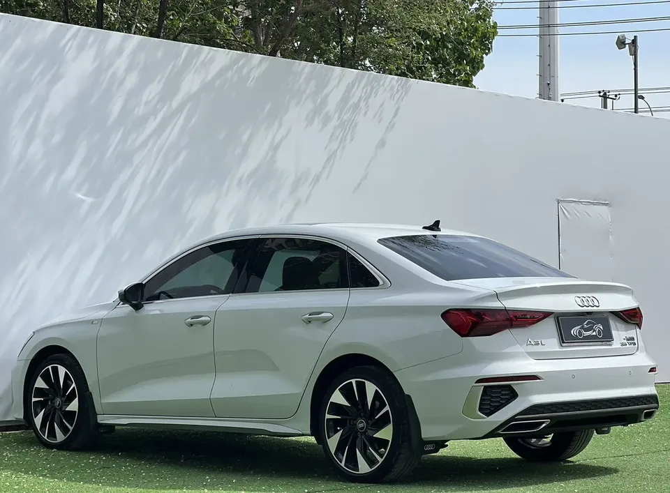 Audi A3 A3L Limousine 35 TFSI Fashion Sports 2023 — миниатюра 4